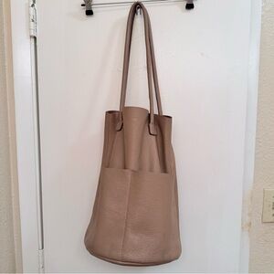 ARE STUDIO Women’s Leather Bucket Bag In Sand EUC